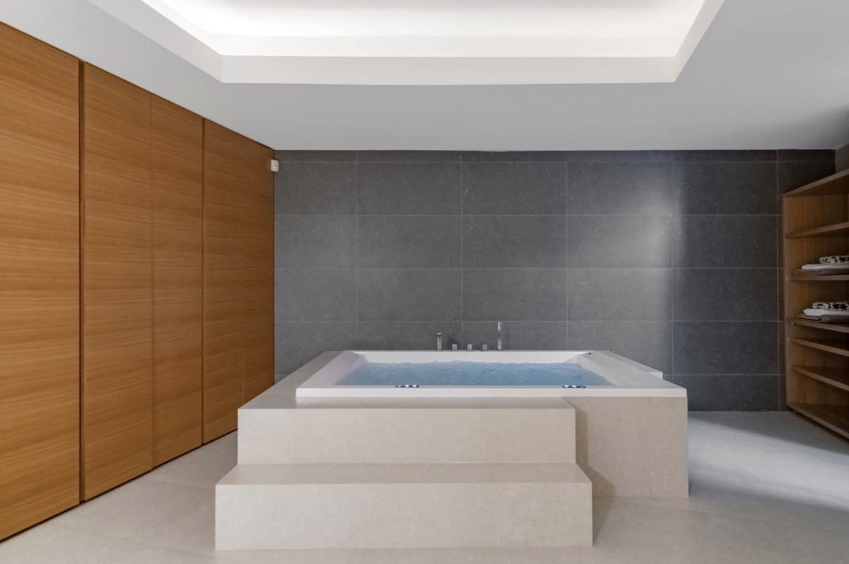 6 bedroom Villa for sale in Marbella - € 6,500,000 (Ref: 7853814)