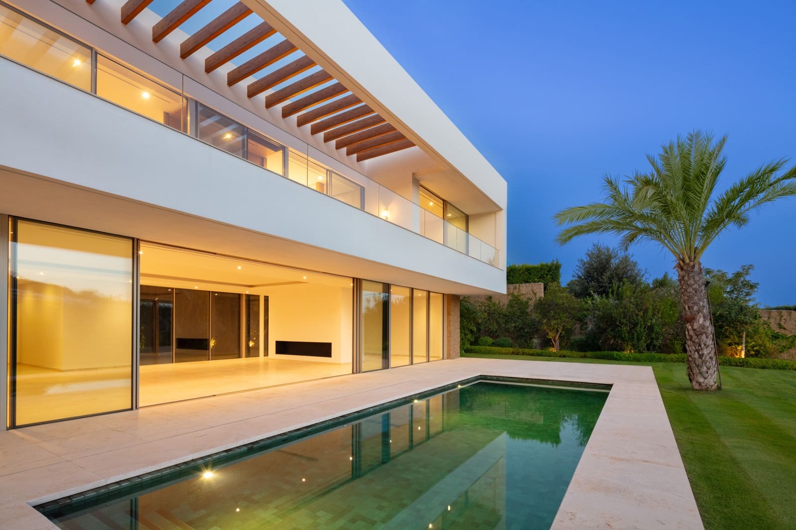 5 bedroom Villa for sale in Casares with pool garage - € 6,700,000 (Ref: 7880125)