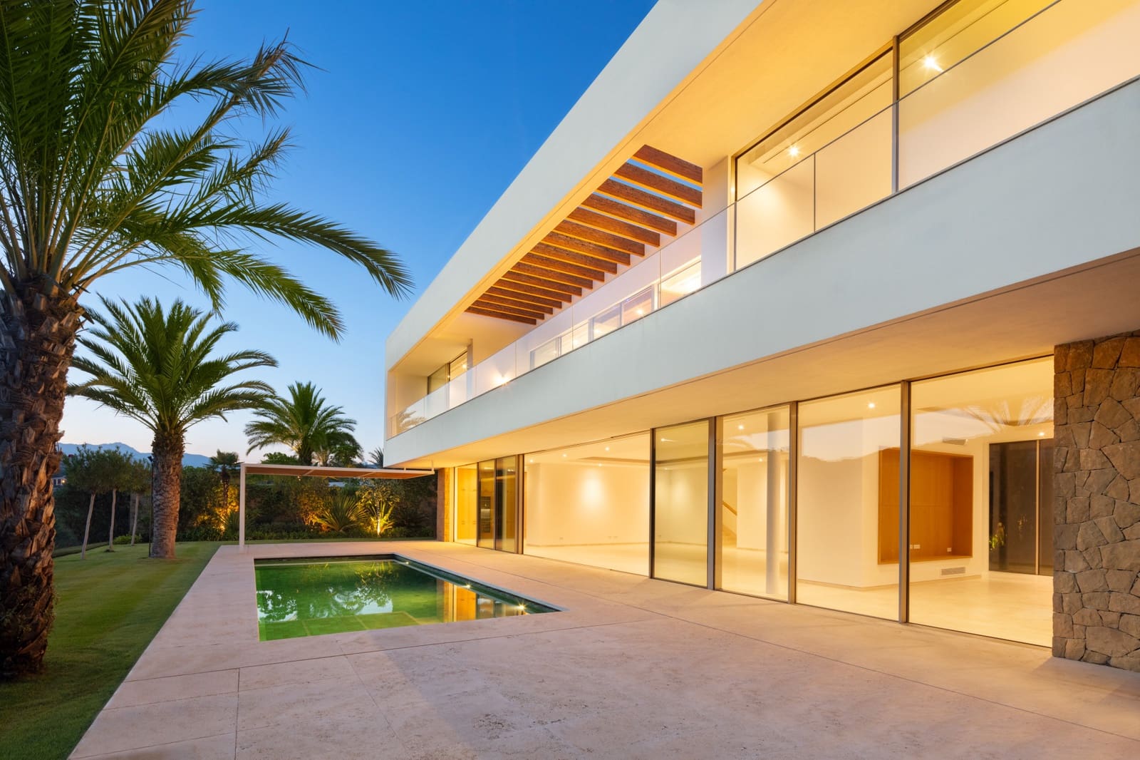 5 bedroom Villa for sale in Casares with pool garage - € 6,700,000 (Ref: 7880125)