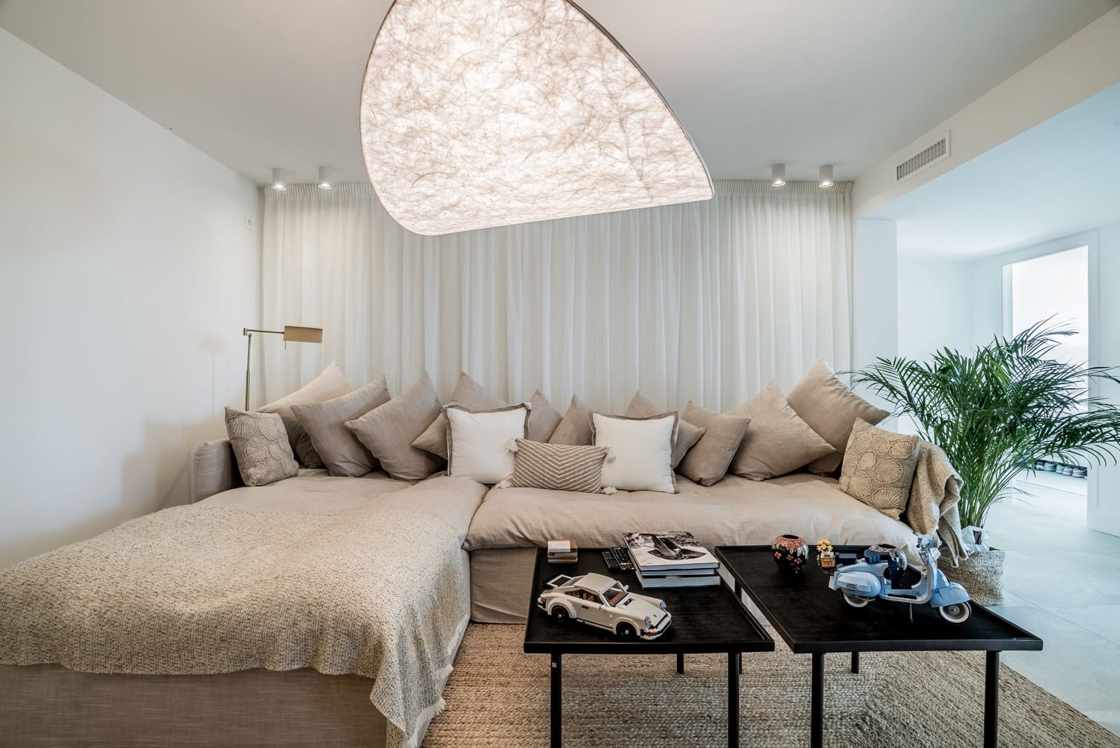 5 bedroom Villa for sale in Marbella with pool garage - € 2,950,000 (Ref: 7888565)