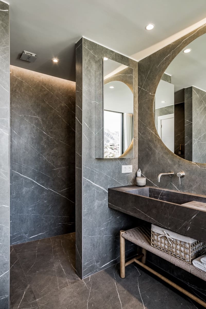 5 bedroom Villa for sale in Marbella with pool garage - € 2,950,000 (Ref: 7888565)