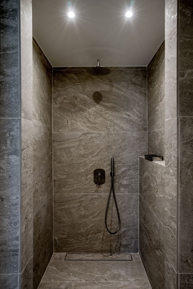 5 bedroom Villa for sale in Marbella with pool garage - € 2,950,000 (Ref: 7888565)