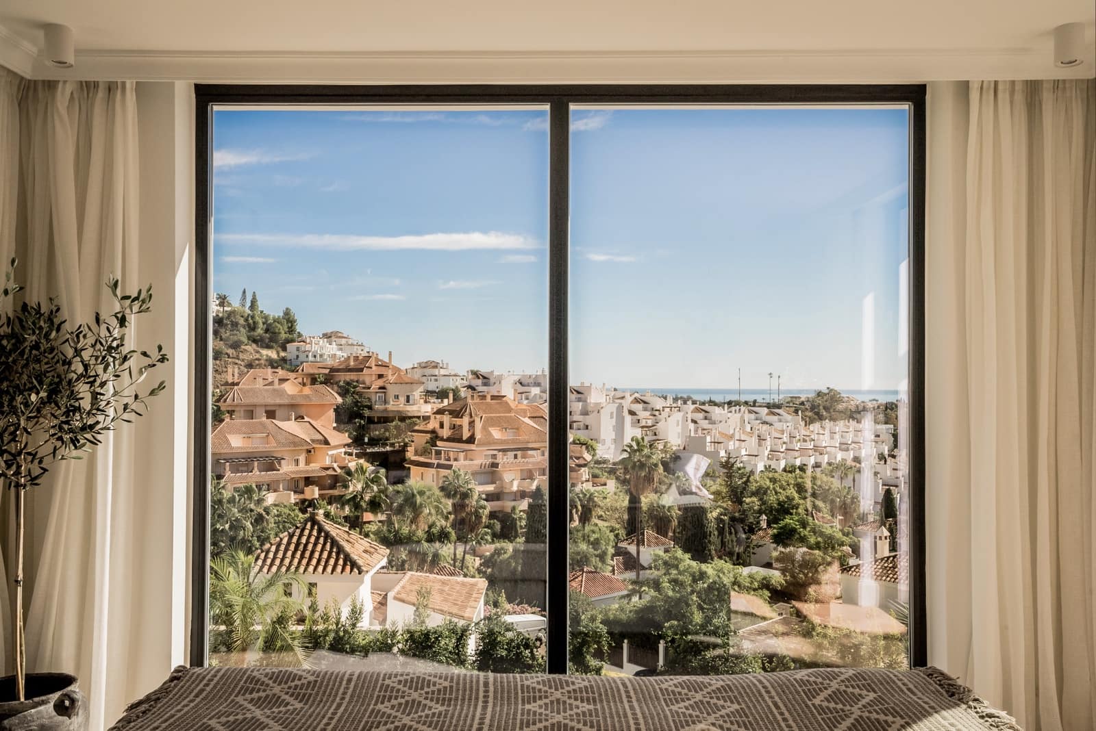 5 bedroom Villa for sale in Marbella with pool garage - € 2,950,000 (Ref: 7888565)