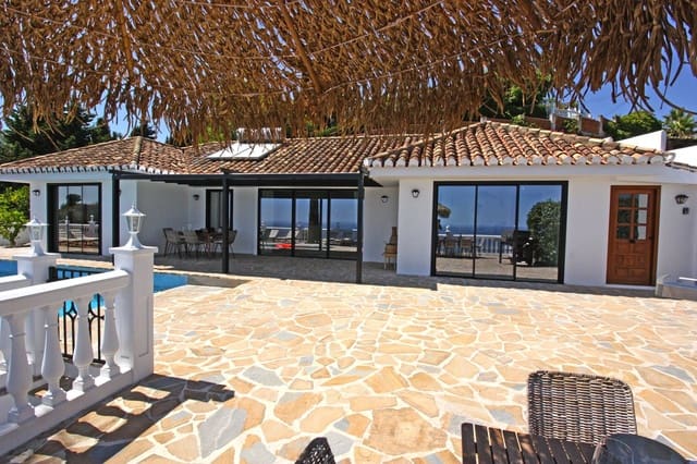 4 soverom Villa til salgs i Benalmádena med svømmebasseng garasje - € 1 600 000 (Ref: 7936537)