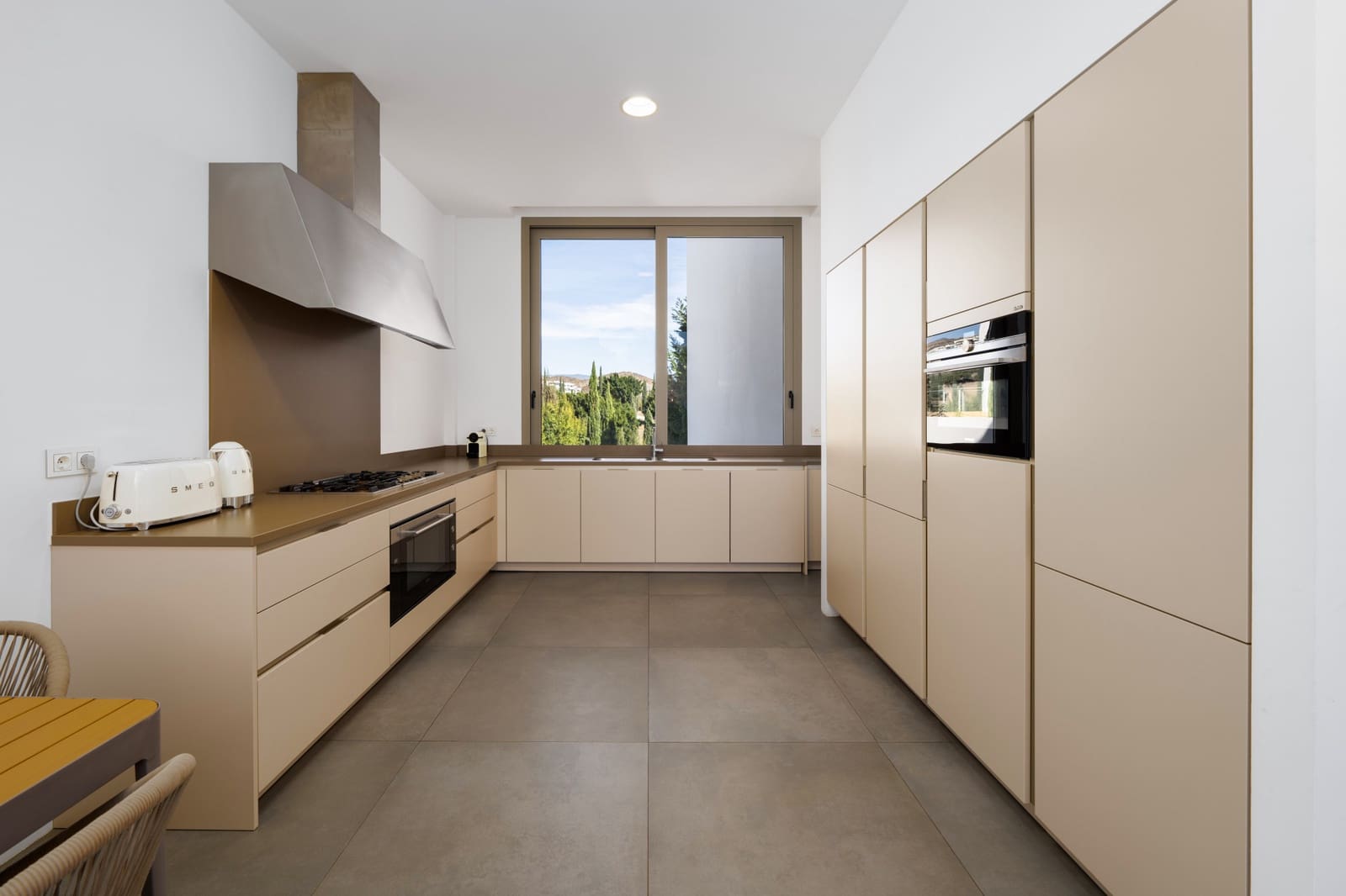 6 bedroom Villa for sale in Benahavis with pool garage - € 4,995,000 (Ref: 7938704)