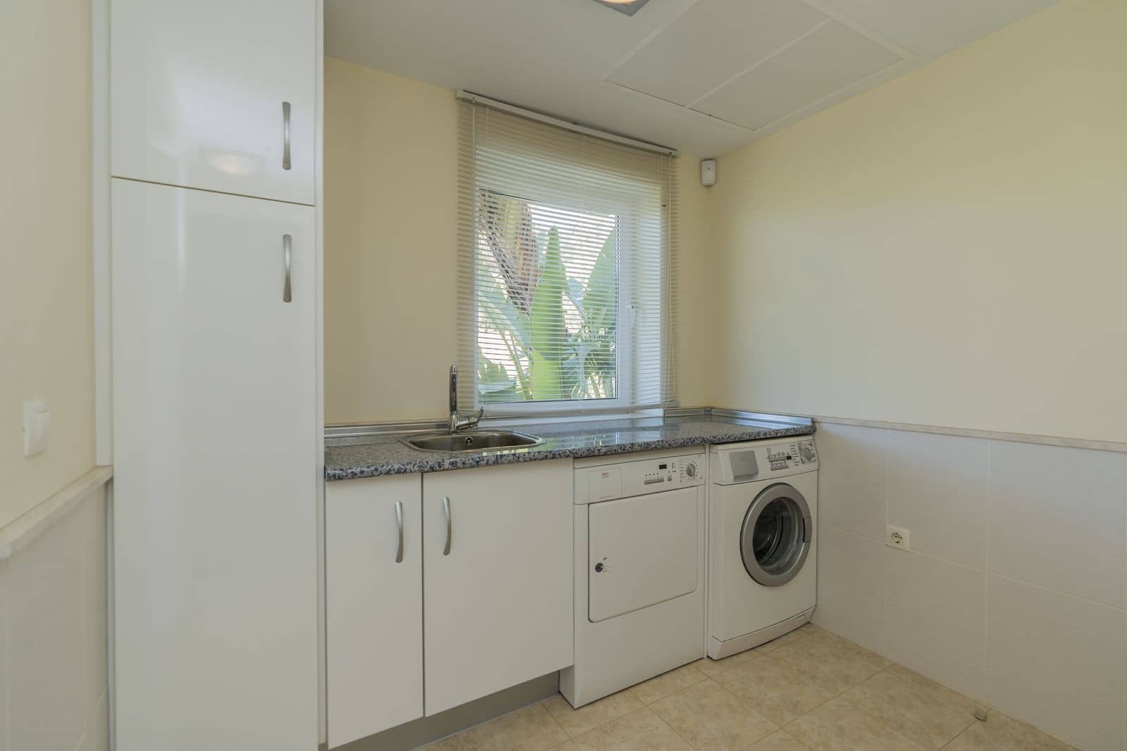 5 soverom Villa til salgs i Valtocado med svømmebasseng garasje - € 1 375 000 (Ref: 7965058)