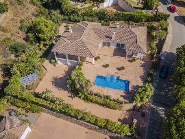5 chambre Villa/Maison à vendre à Valtocado, Mijas avec piscine garage - 1 375 000 € (Ref: 7965058)