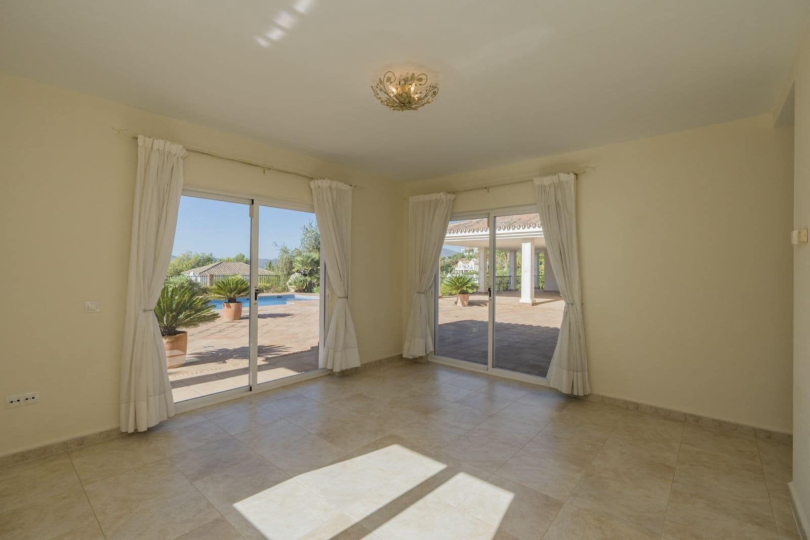 5 chambre Villa/Maison à vendre à Valtocado avec piscine garage - 1 375 000 € (Ref: 7965058)