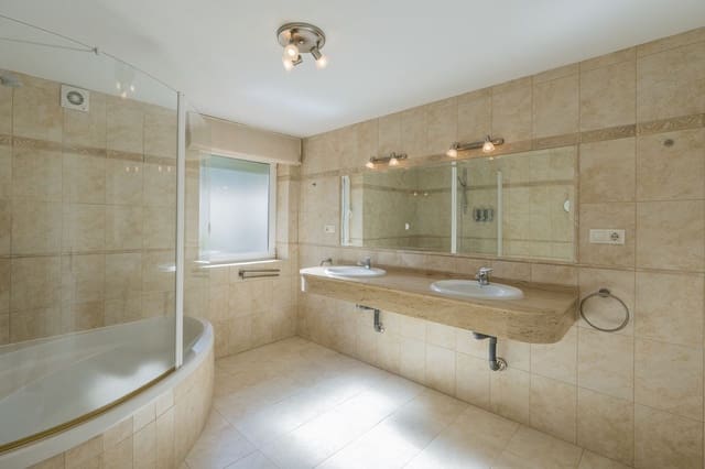 5 chambre Villa/Maison à vendre à Valtocado, Mijas avec piscine garage - 1 375 000 € (Ref: 7965058)