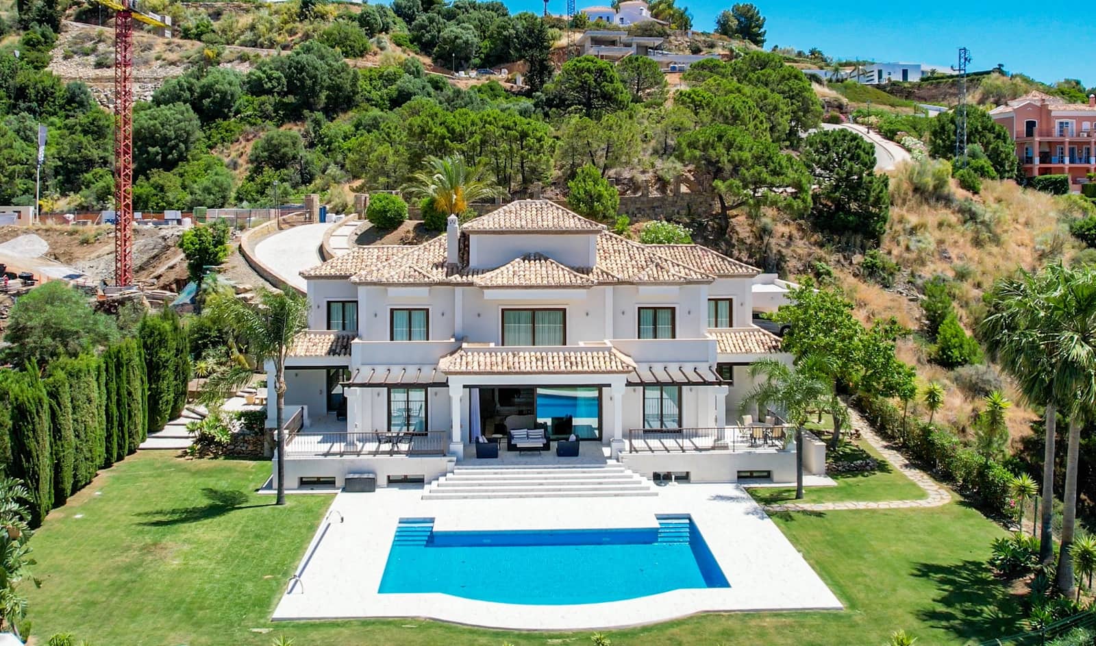 6 bedroom Villa for sale in Benahavis with pool garage - € 2,475,000 (Ref: 7968745)