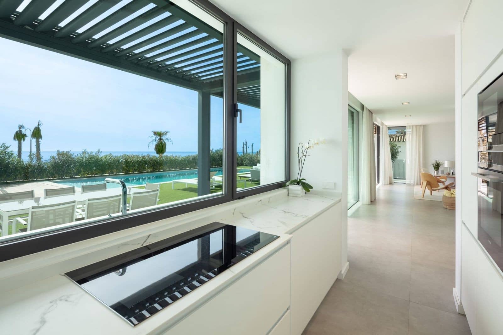 5 bedroom Villa for sale in Estepona with pool garage - € 6,300,000 (Ref: 7981110)