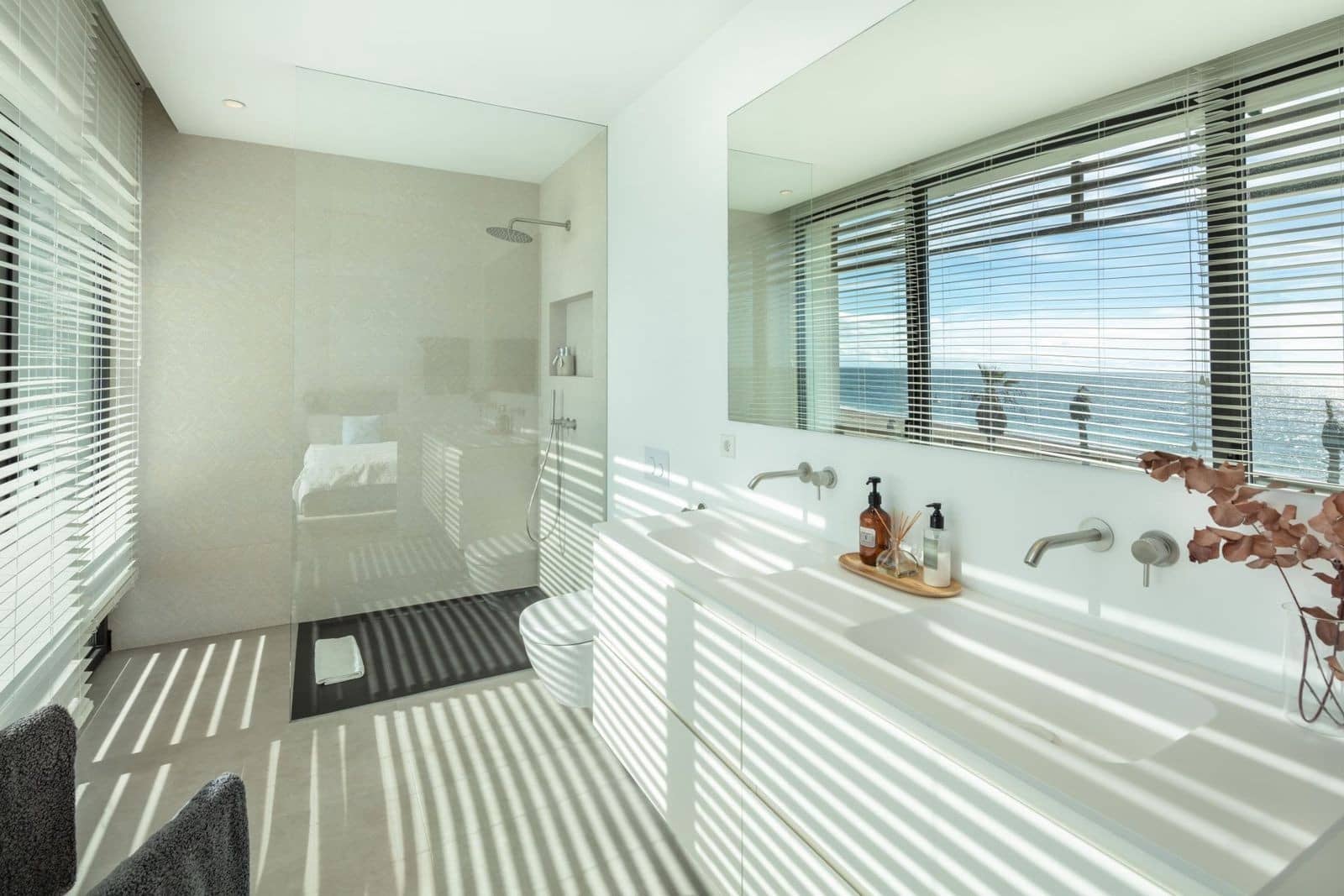 5 bedroom Villa for sale in Estepona with pool garage - € 6,300,000 (Ref: 7981110)