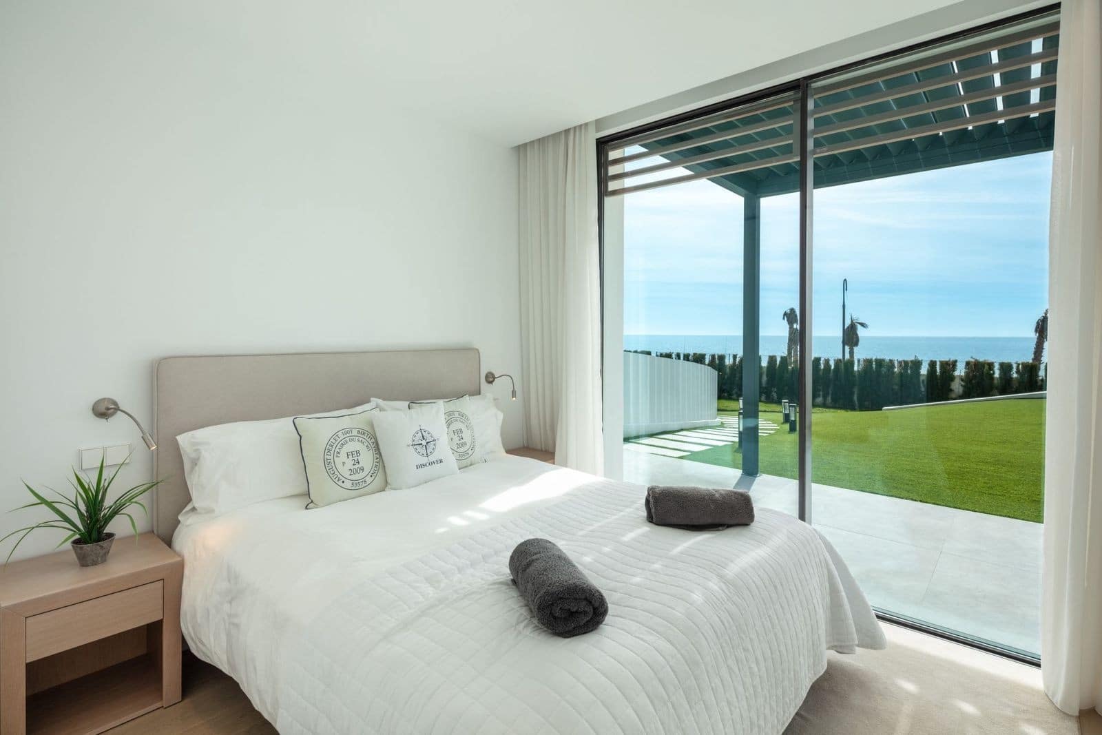 5 bedroom Villa for sale in Estepona with pool garage - € 6,300,000 (Ref: 7981110)