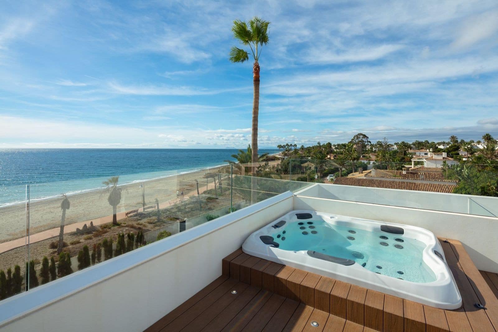 5 bedroom Villa for sale in Estepona with pool garage - € 6,300,000 (Ref: 7981110)