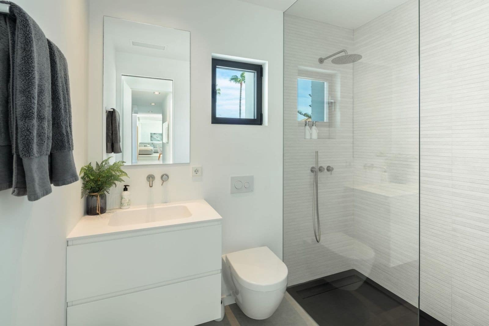 5 bedroom Villa for sale in Estepona with pool garage - € 6,300,000 (Ref: 7981110)