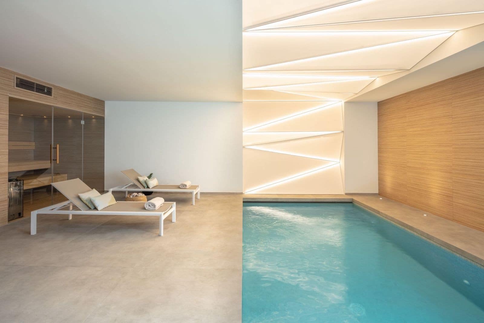 5 bedroom Villa for sale in Estepona with pool garage - € 6,300,000 (Ref: 7981110)