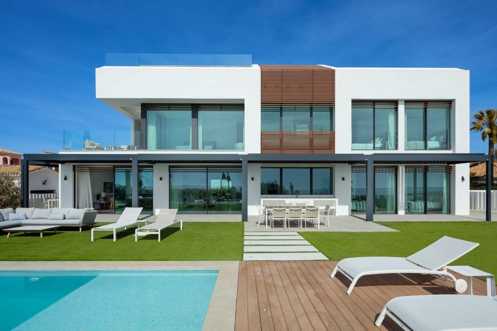 5 bedroom Villa for sale in Estepona with pool garage - € 6,300,000 (Ref: 7981110)