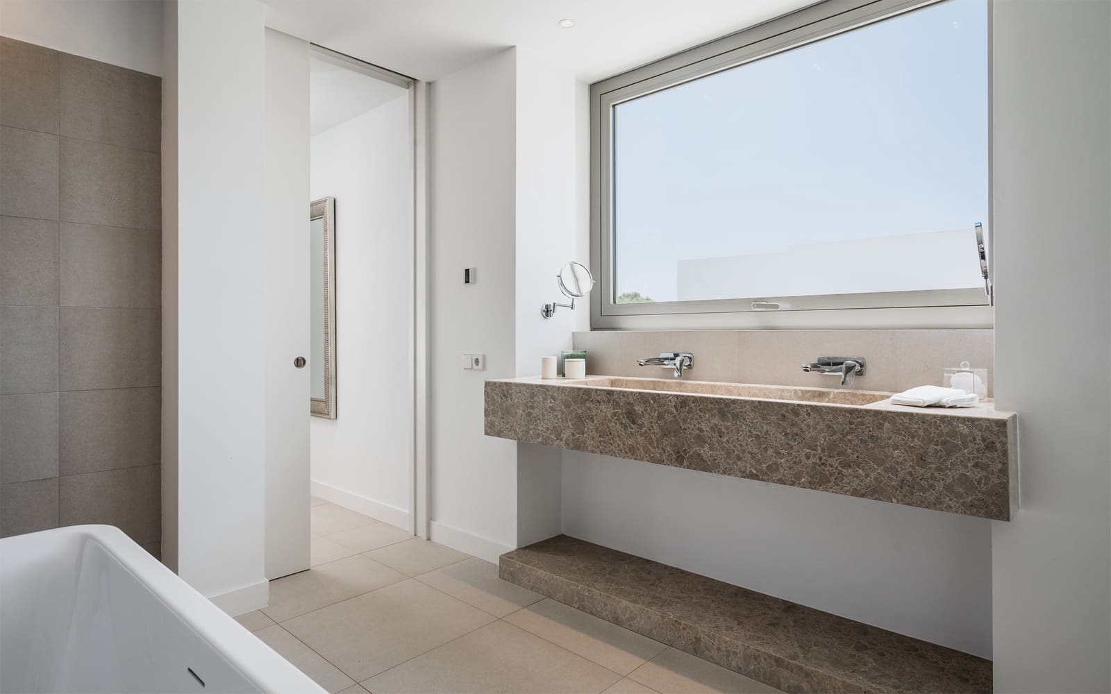 4 sypialnia Willa na sprzedaż w Benahavis z basenem garażem - 2 350 000 € (Ref: 8004619)