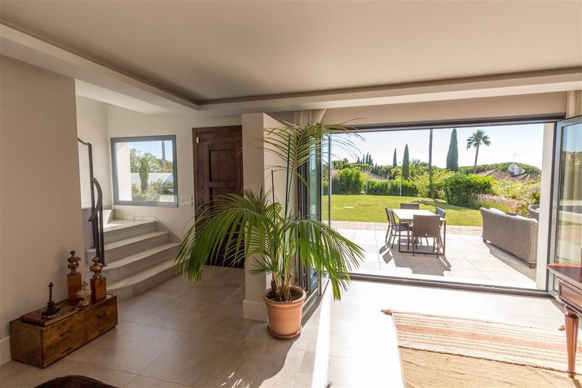 6 bedroom Villa for sale in Marbella with pool garage - € 2,500,000 (Ref: 8008808)