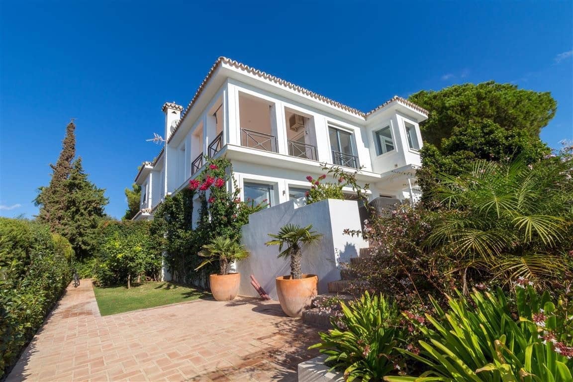 6 bedroom Villa for sale in Marbella with pool garage - € 2,500,000 (Ref: 8008808)