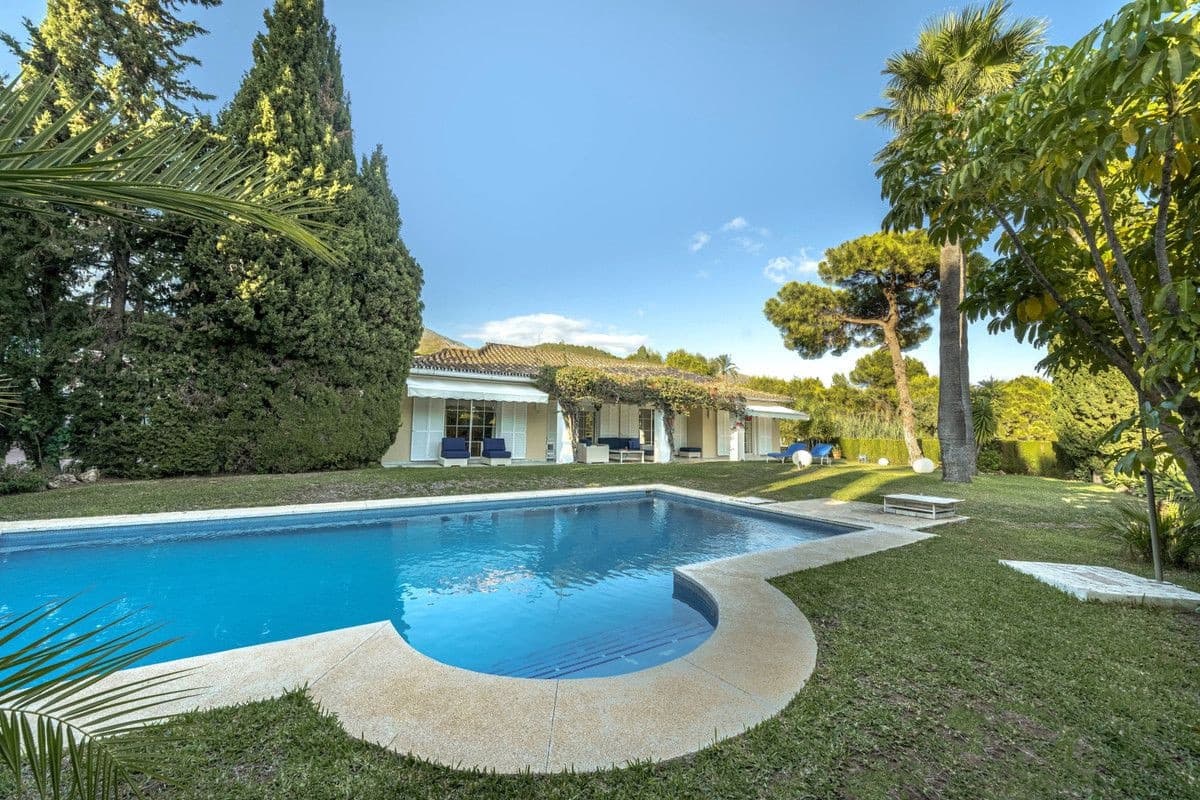 5 sypialnia Willa na sprzedaż w Golden Mile z basenem garażem - 3 350 000 € (Ref: 8017402)