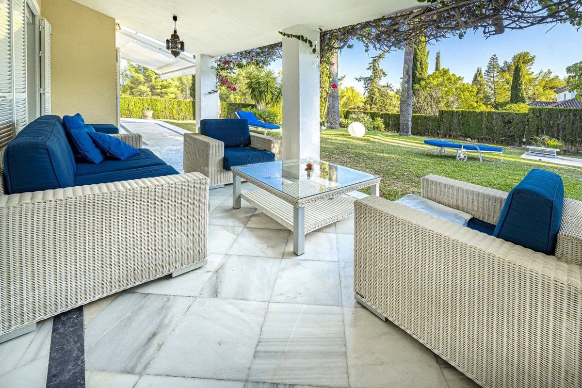 5 sypialnia Willa na sprzedaż w Golden Mile z basenem garażem - 3 350 000 € (Ref: 8017402)