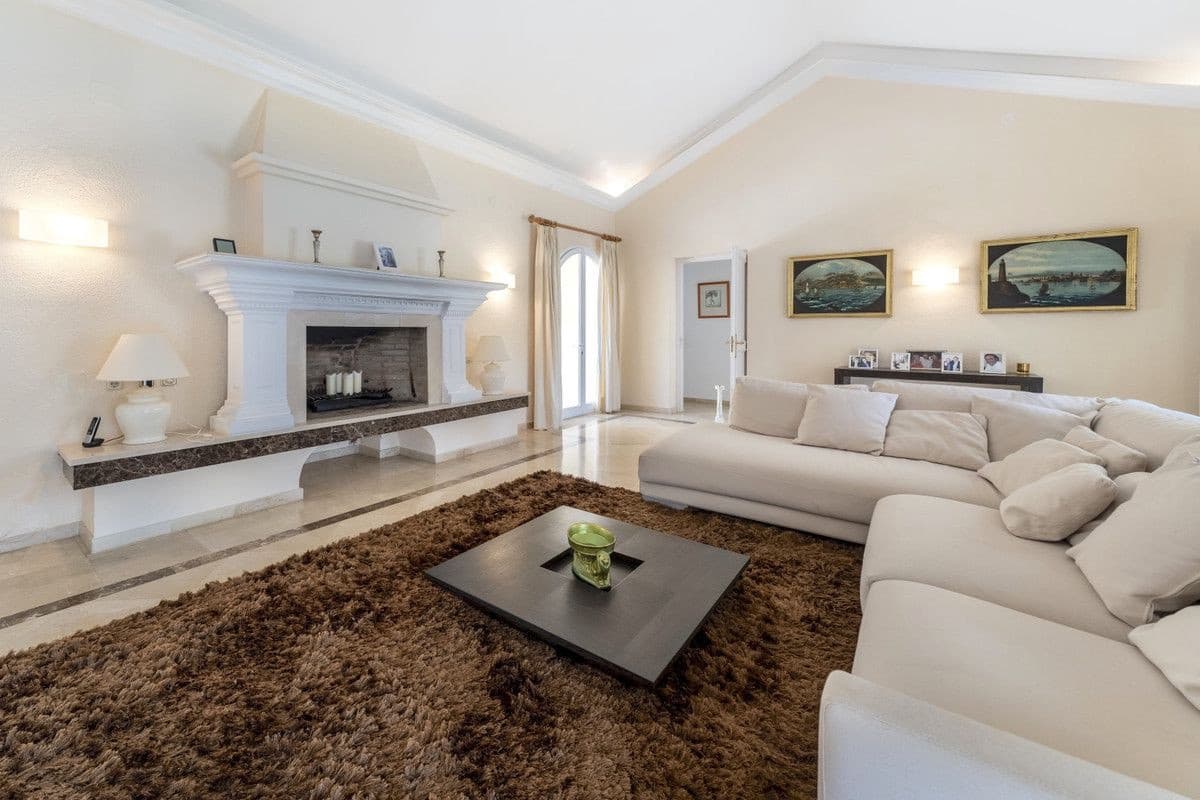 5 sypialnia Willa na sprzedaż w Golden Mile z basenem garażem - 3 350 000 € (Ref: 8017402)