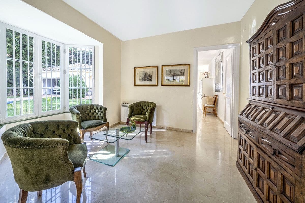 5 sypialnia Willa na sprzedaż w Golden Mile z basenem garażem - 3 350 000 € (Ref: 8017402)