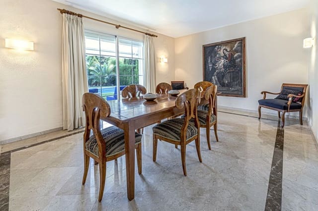 5 soverom Villa til salgs i Golden Mile, Marbella med svømmebasseng garasje - € 3 350 000 (Ref: 8017402)