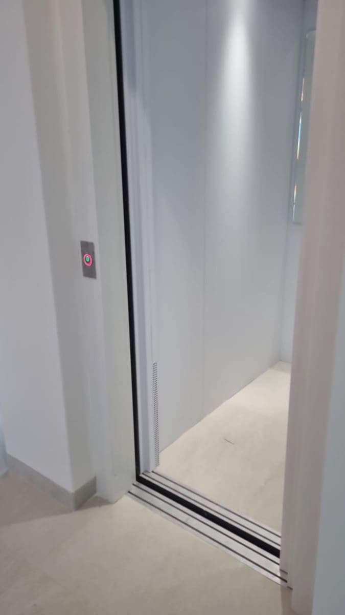 5 bedroom Villa for sale in Golden Mile with pool garage - € 4,450,000 (Ref: 8026696)