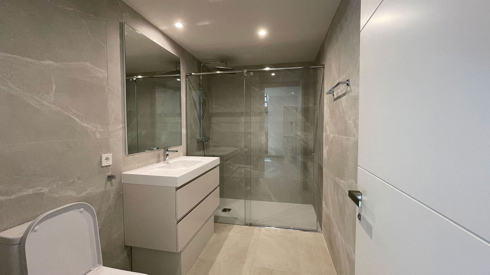 5 bedroom Villa for sale in Golden Mile with pool garage - € 4,450,000 (Ref: 8026696)