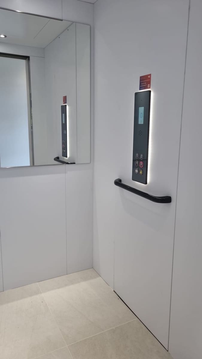 5 bedroom Villa for sale in Golden Mile with pool garage - € 4,450,000 (Ref: 8026696)