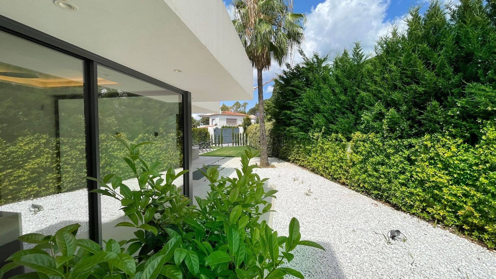 5 bedroom Villa for sale in Golden Mile with pool garage - € 4,650,000 (Ref: 8026696)