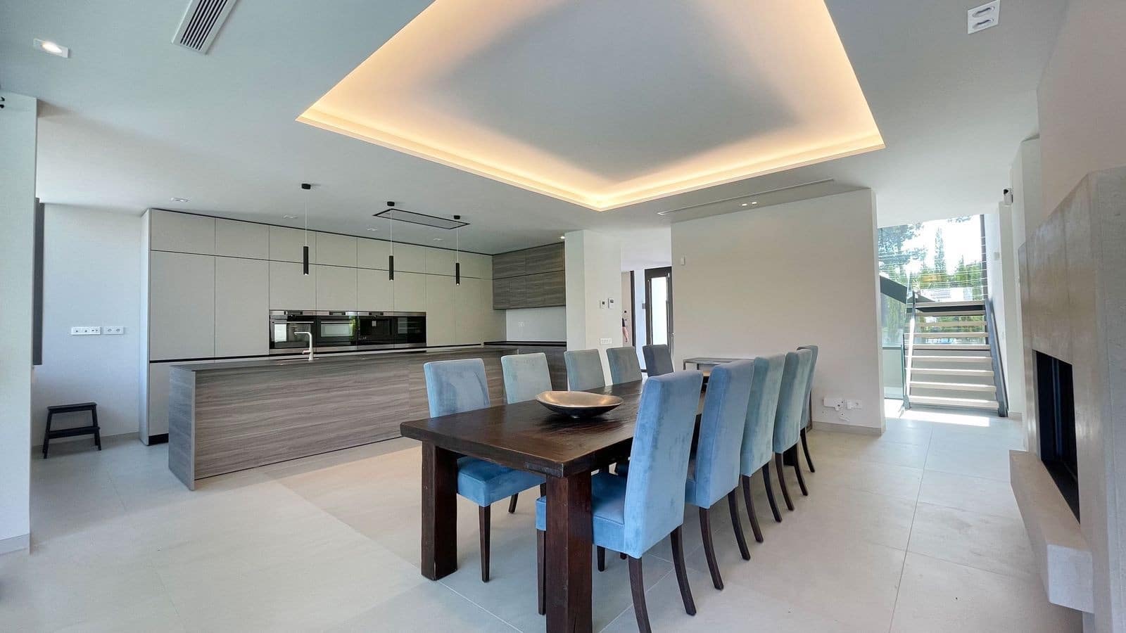 5 bedroom Villa for sale in Golden Mile with pool garage - € 4,650,000 (Ref: 8026696)