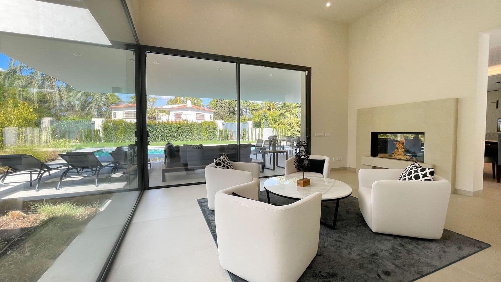 5 bedroom Villa for sale in Golden Mile with pool garage - € 4,650,000 (Ref: 8026696)