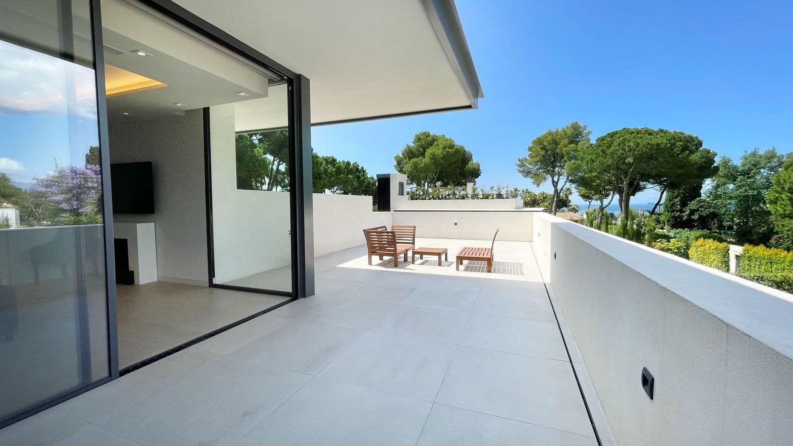 5 bedroom Villa for sale in Golden Mile with pool garage - € 4,650,000 (Ref: 8026696)