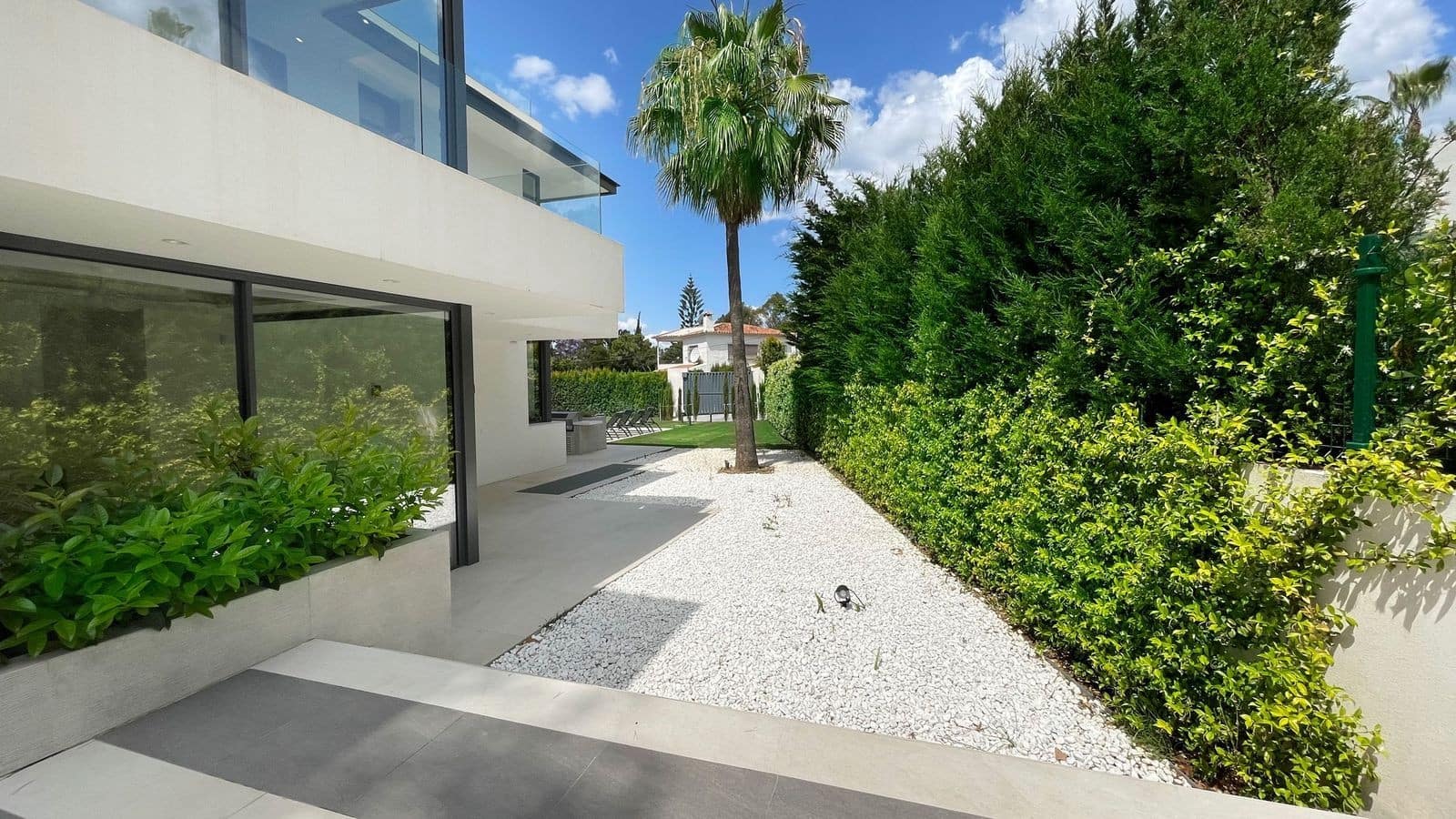 5 bedroom Villa for sale in Golden Mile with pool garage - € 4,650,000 (Ref: 8026696)