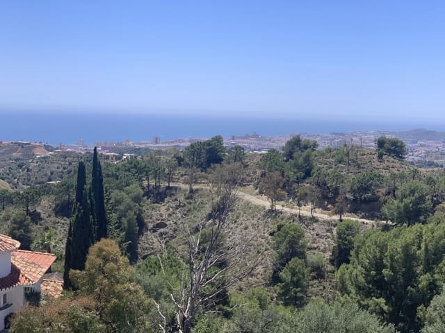 5 bedroom Villa for sale in Mijas with pool garage - € 1,850,000 (Ref: 8033490)