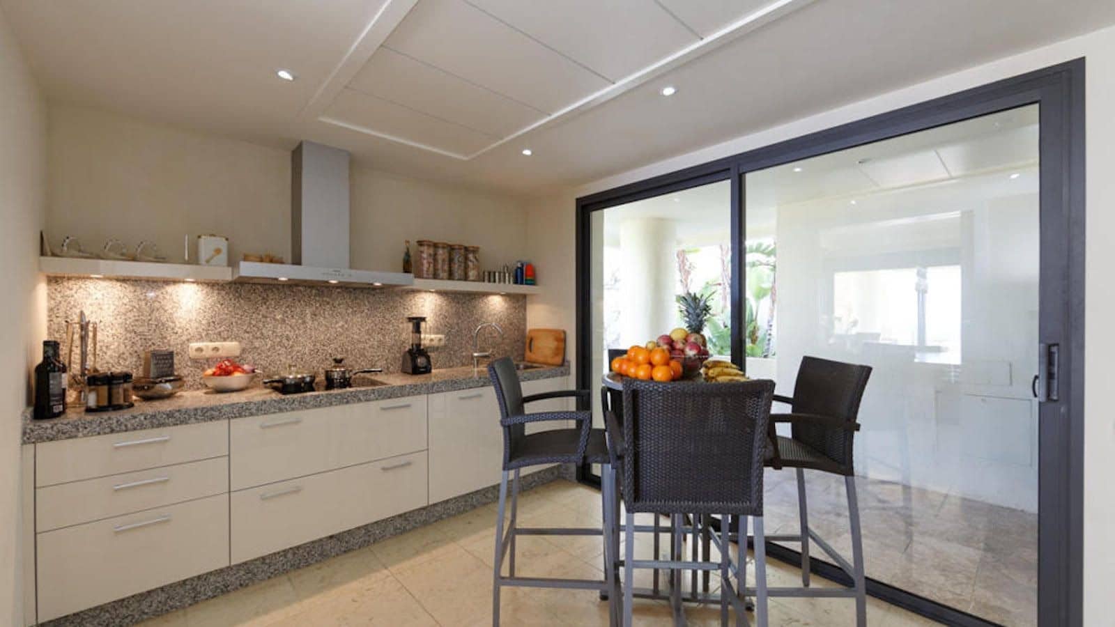 3 makuuhuone Kattohuoneisto myytävänä paikassa Marbella mukana uima-altaan 
autotalli - 1 260 000 € (Ref: 8037905)