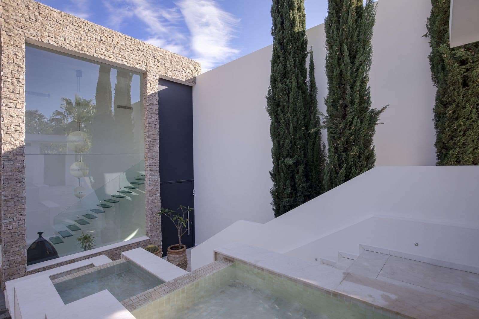7 bedroom Villa for sale in Nueva Andalucia with pool garage - € 8,900,000 (Ref: 8037906)