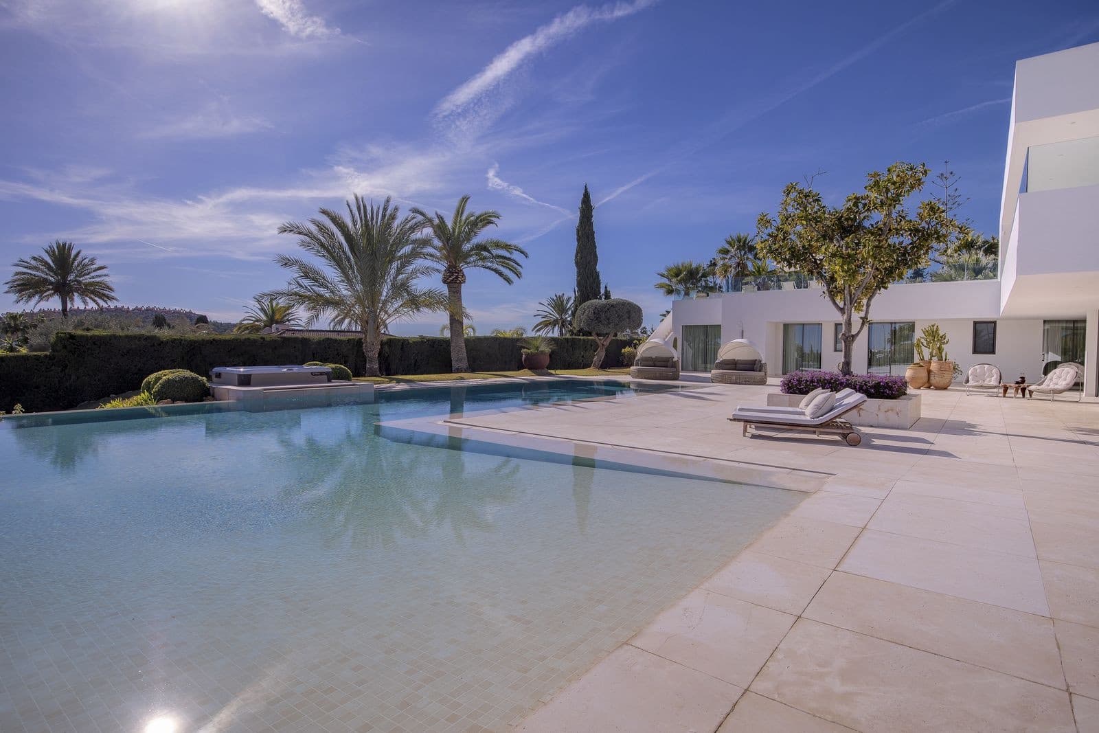 7 bedroom Villa for sale in Nueva Andalucia with pool garage - € 8,900,000 (Ref: 8037906)