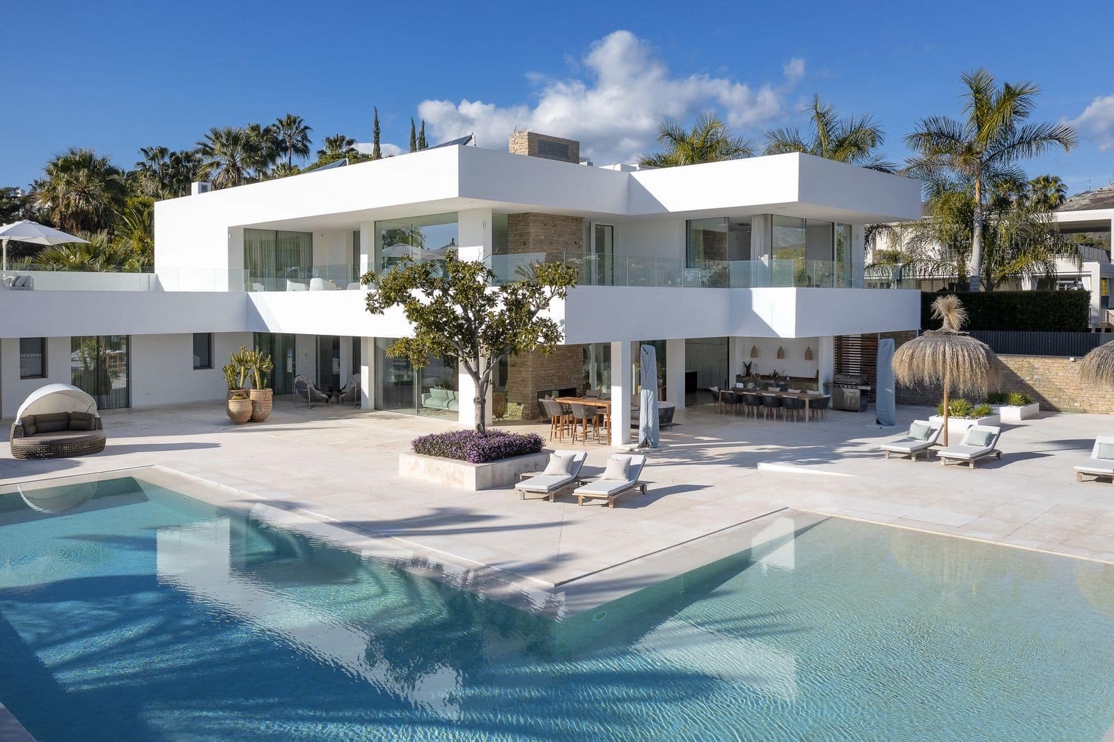 7 bedroom Villa for sale in Nueva Andalucia with pool garage - € 8,900,000 (Ref: 8037906)