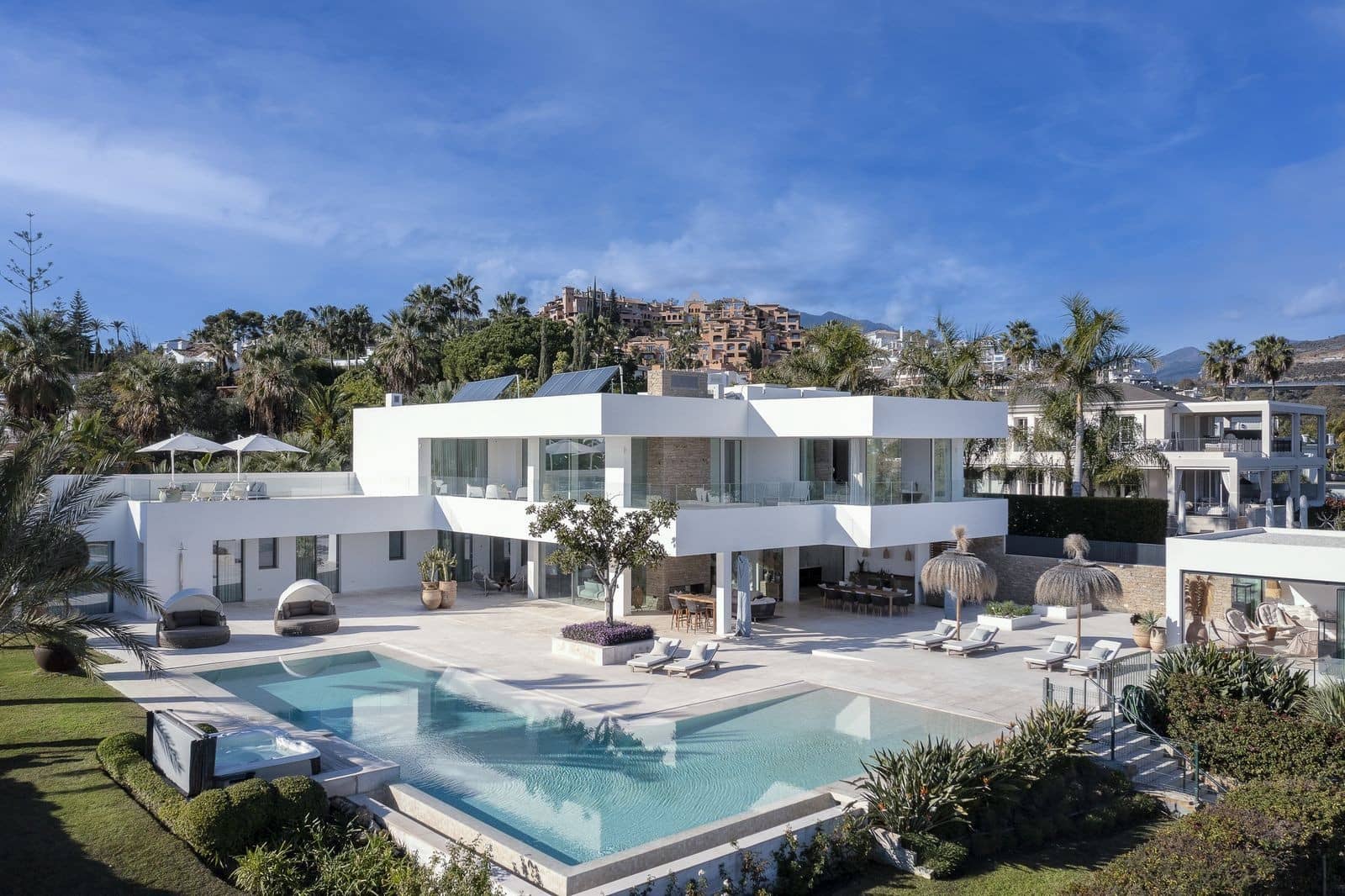 7 bedroom Villa for sale in Nueva Andalucia with pool garage - € 8,900,000 (Ref: 8037906)