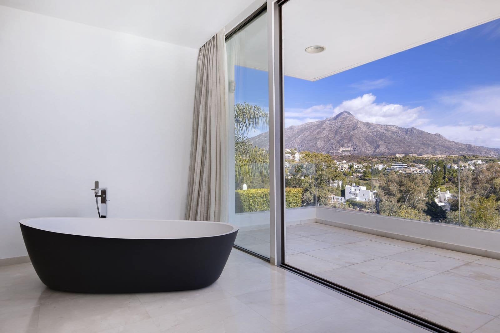 7 bedroom Villa for sale in Nueva Andalucia with pool garage - € 8,900,000 (Ref: 8037906)