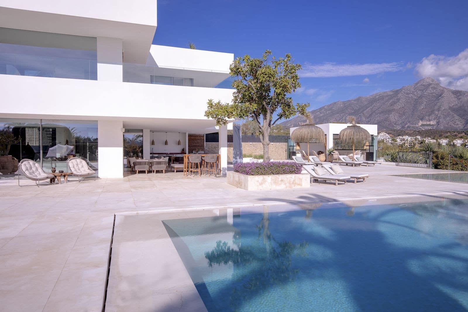 7 bedroom Villa for sale in Nueva Andalucia with pool garage - € 8,900,000 (Ref: 8037906)