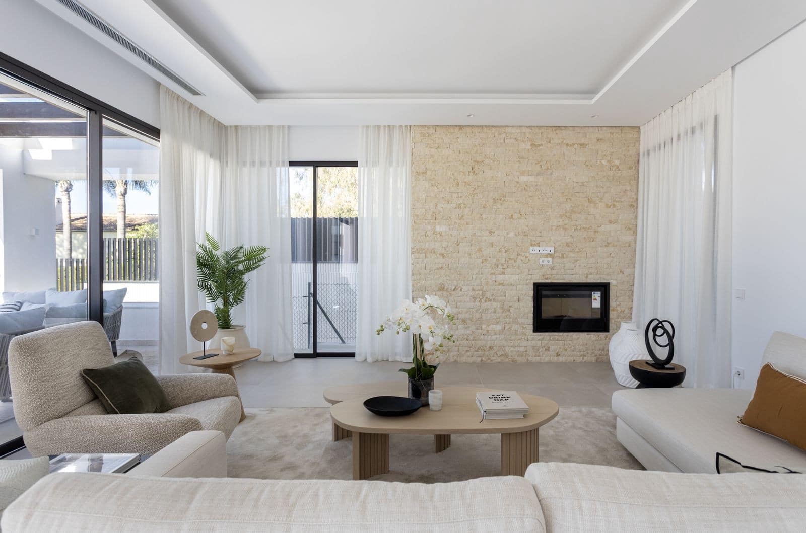 4 bedroom Villa for sale in Marbella with pool garage - € 4,500,000 (Ref: 8037911)