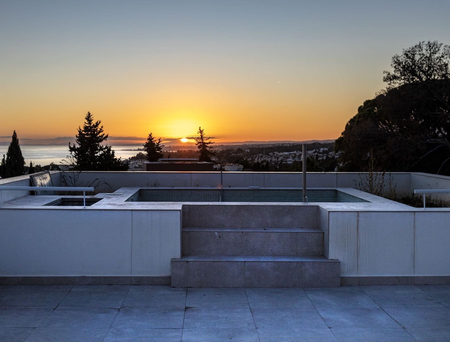 4 bedroom Villa for sale in Marbella with pool garage - € 4,500,000 (Ref: 8037911)