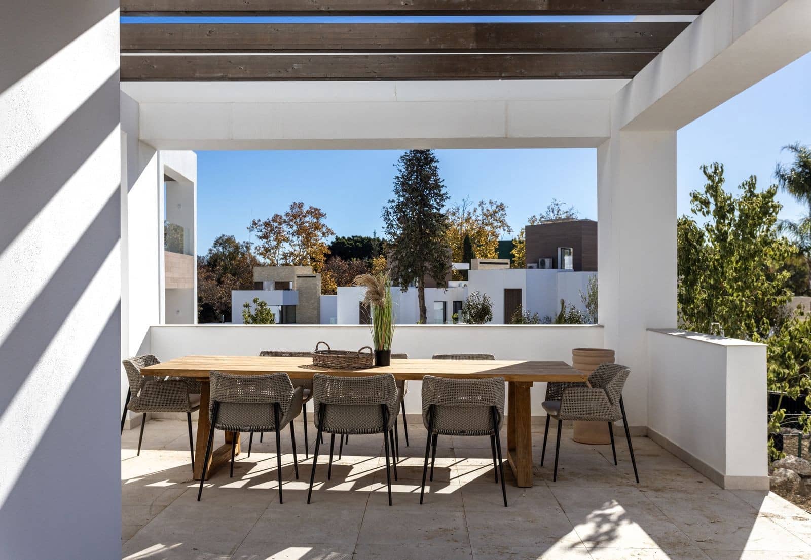 4 bedroom Villa for sale in Marbella with pool garage - € 4,500,000 (Ref: 8037911)