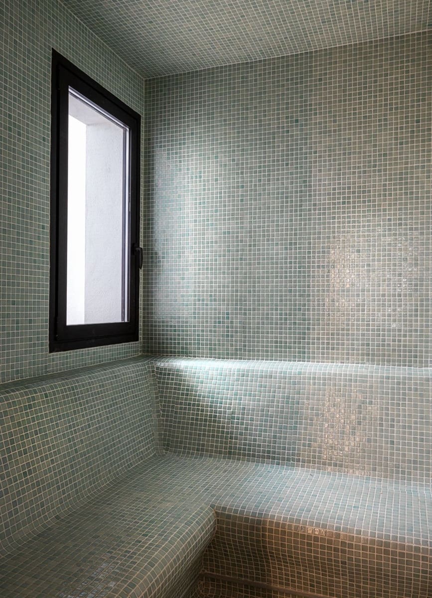 4 bedroom Villa for sale in Marbella with pool garage - € 4,500,000 (Ref: 8037911)