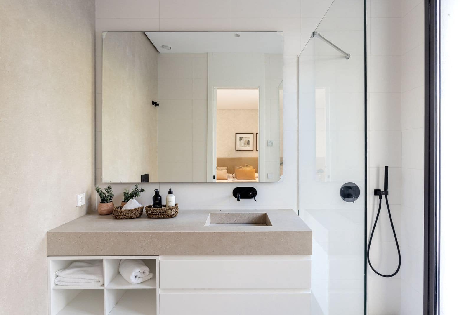 4 bedroom Villa for sale in Marbella with pool garage - € 4,500,000 (Ref: 8037911)